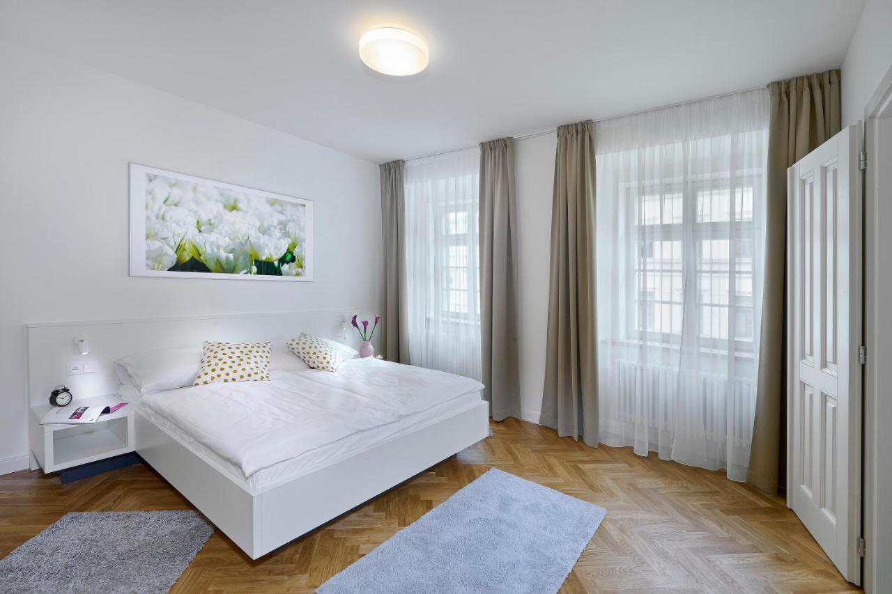Downtown Suites Mala Strana Прага Екстериор снимка