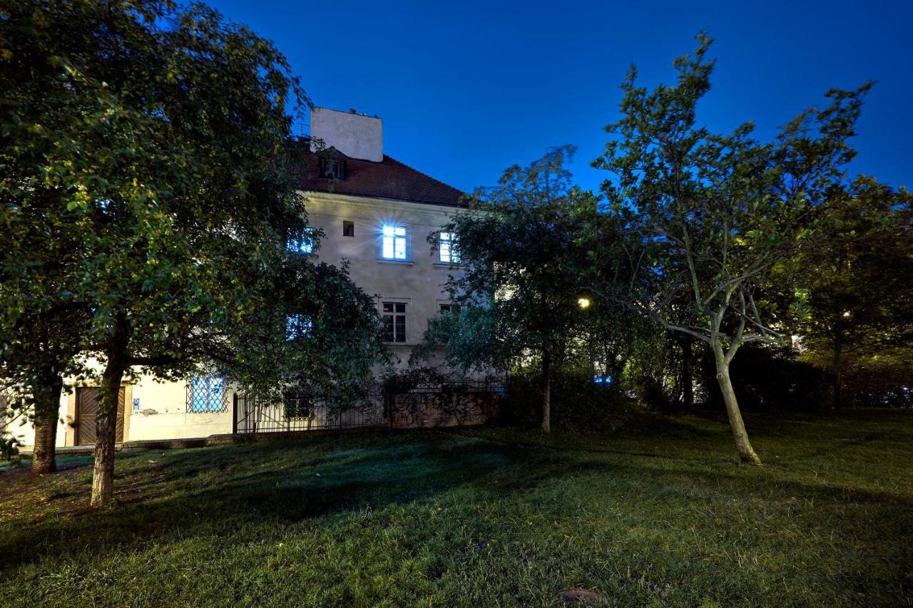 Downtown Suites Mala Strana Прага Екстериор снимка